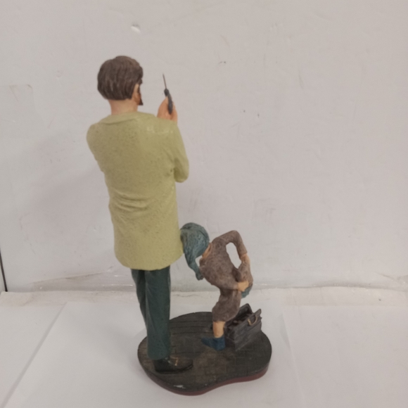 Dr. Preparing Shot for Young Boy Rare Vintage Sculpture Heavy Resin & Metal - Picture 6 of 12